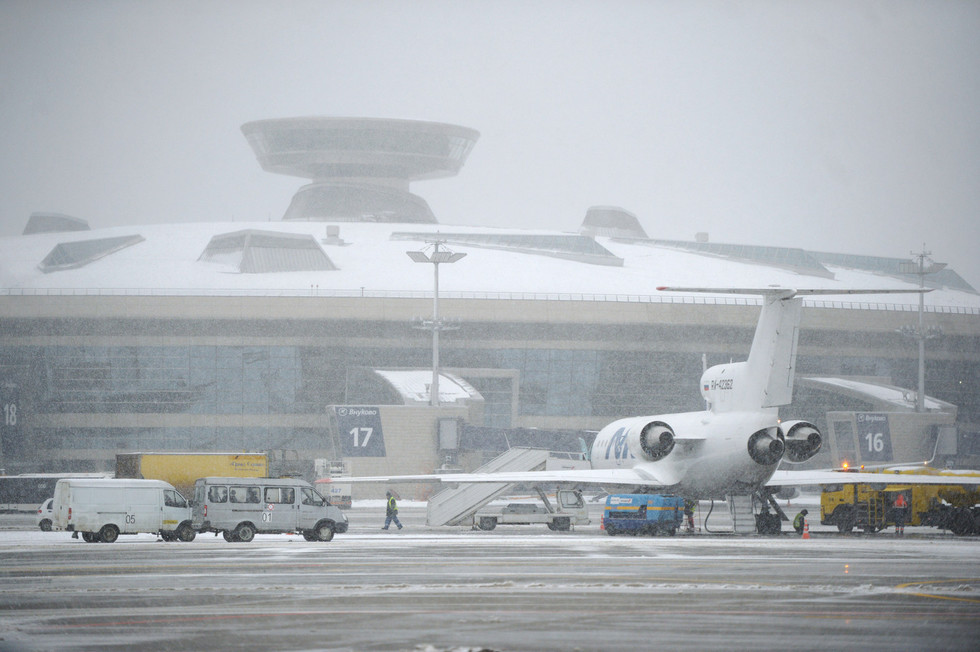 В аэропортах Москвы задержаны и отменены более 30 авиарейсов
