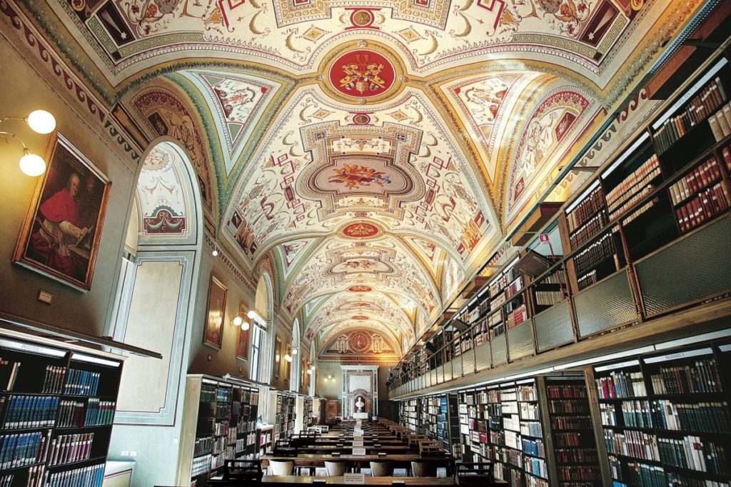 Что посмотреть, если собираетесь посетить Ватикан -  Ватиканская апостольская библиотека