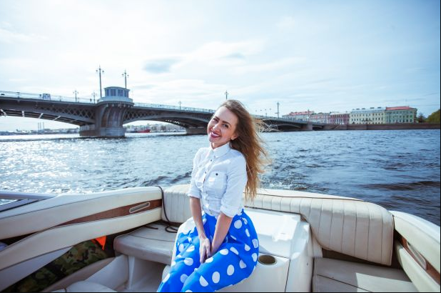Незабываемый праздник на катере в Санкт-Петербурге