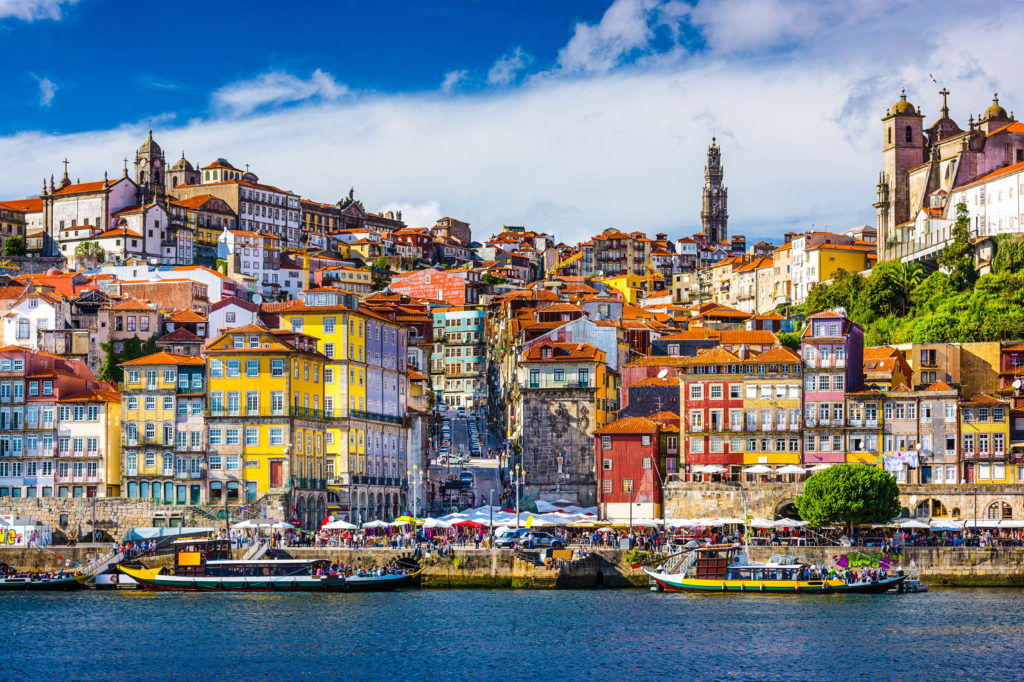 Купить дешевые авиабилеты в Португалию