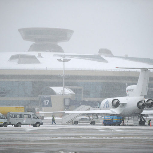 В аэропортах Москвы задержаны и отменены более 30 авиарейсов
