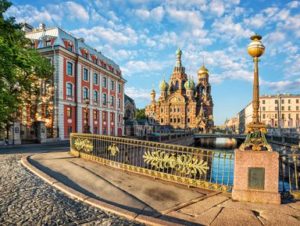 Экскурсии по каналу Грибоедова в Санкт-Петербурге: Путешествие по водной артерии исторического центра