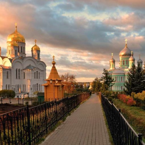 Паломнические туры по России: Путешествие к духовным святыням