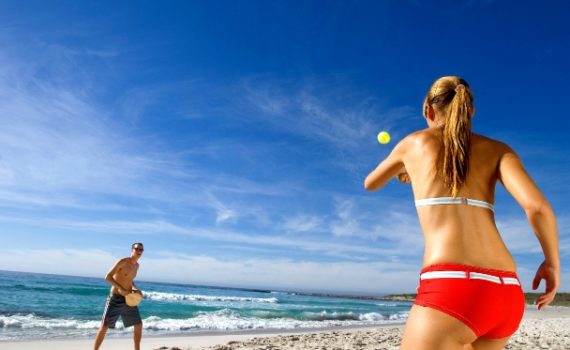Чем заняться на пляже: Идеи для активного и расслабляющего отдыха