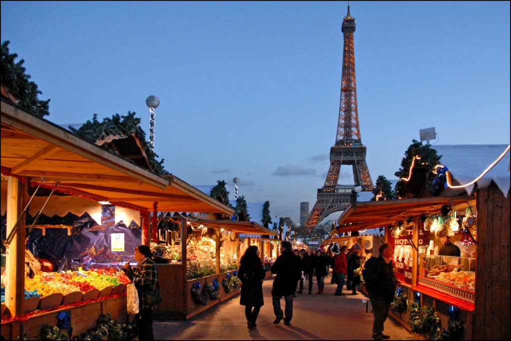Новогодние каникулы в Париже никогда не будут прежними